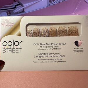 Color Street Sparkling Gold Nail Strips